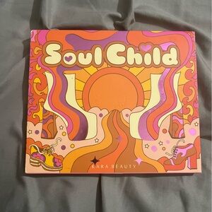 Vibrant Orange and Pink Eyeshadow Palette for Bold Looks